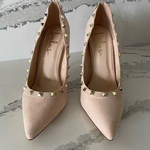 Blush pink pumps